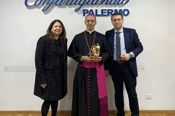 Da sinistra Maria Grazia Bonsignore, Gualtiero Isacchi e Giovanni Rafti Da sinistra Maria Grazia Bonsignore, Gualtiero Isacchi e Giovanni Rafti